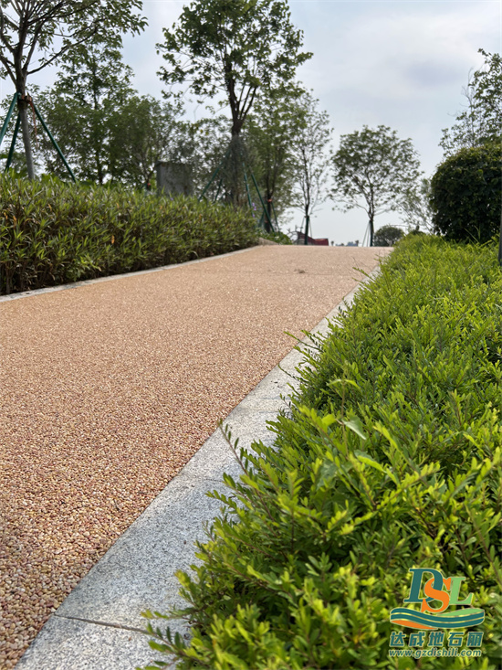 【廣州地石麗】露骨料透水路面施工效果展示！
